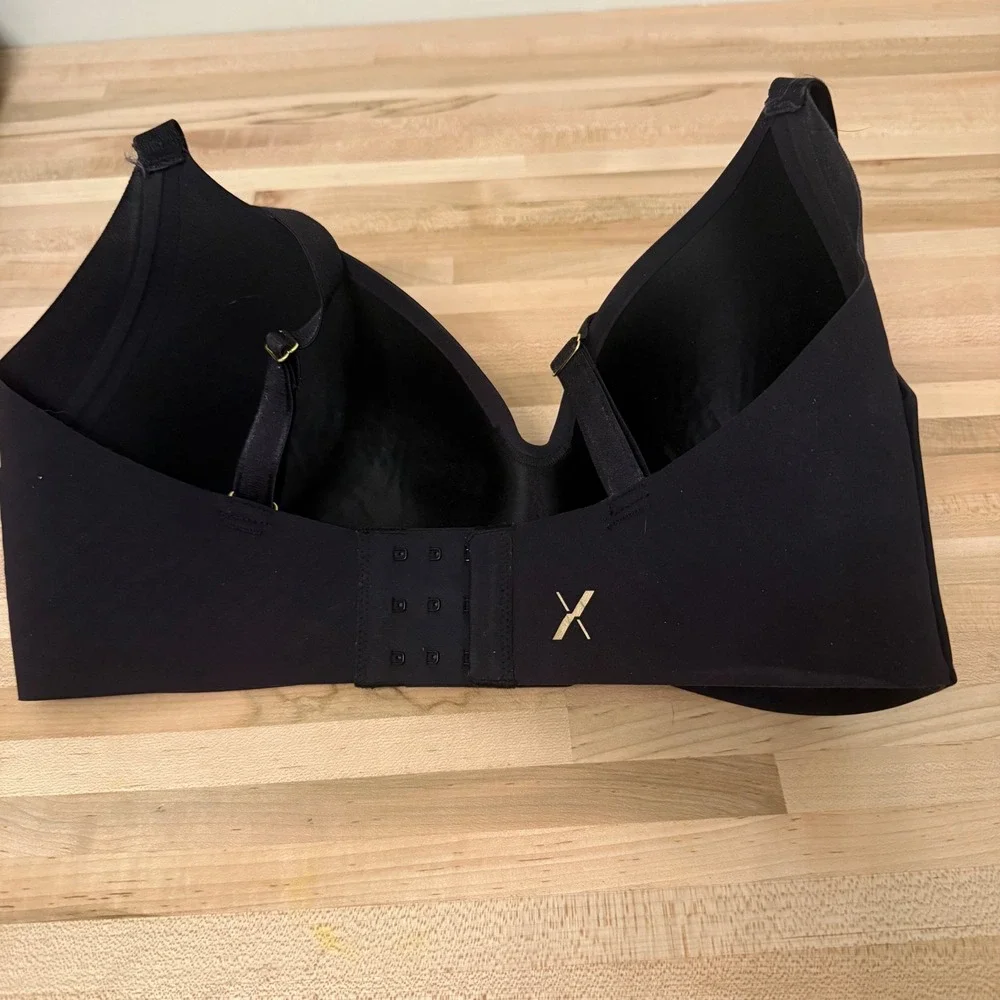 Knix Skims Revolution V-Neck Bra Black Wireless Comfort Supportive Size‎ 6